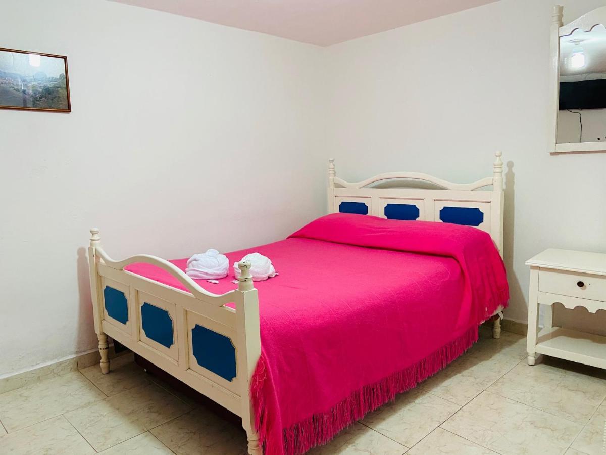 Vivienda Turistica El Zocalo Apartment Guatape Ngoại thất bức ảnh